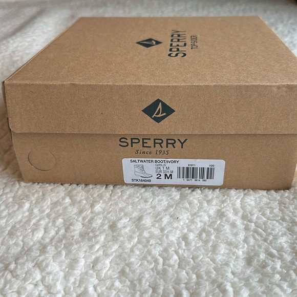 NIB Sperry Saltwater Boot - Picture 4 of 4